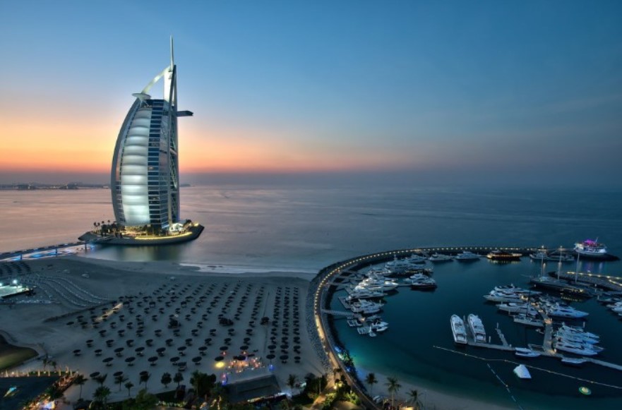 10 Incredible Reasons to Visit Dubai and Abu Dhabi